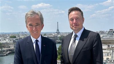 ثروة أغني شخصين في العالم تقترب من النصف تريليون دولار