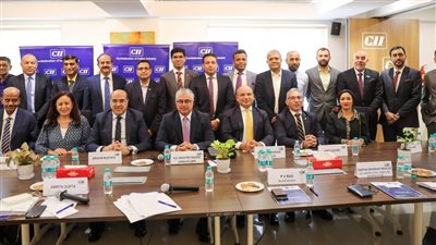 وفد اقتصادية قناة السويس يبحث مع مجموعة TATA الهندية التعاون في قطاعات السيارات والبتروكيماويات