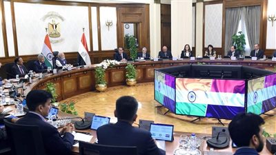 رئيسا وزراء مصر والهند يترأسان اجتماع مائدة مستديرة لمناقشة ملفات التعاون ذات الاهتمام المشترك