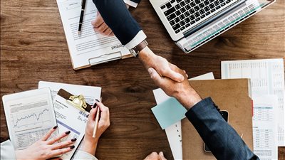 التضخم ورفع الفائدة.. كيف يؤثر ذلك على الشركات الصغيرة والمتوسطة