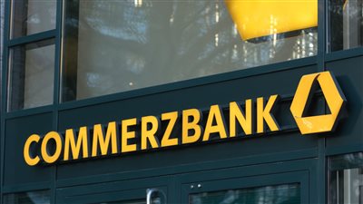 رئيس كوميرز بنك تعلن عن تخفيضات في الوظائف