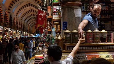 تركيا ترفع ضريبة القيمة المضافة وضريبة القروض ورسومًا أخرى