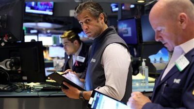 ستاندرد اند بورز500 يغلق على انخفاض طفيف وأسهم البنوك تهبط