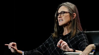 كاثي وود تقلص استثمارها في الصين إلي مستوي ” الصفر ”