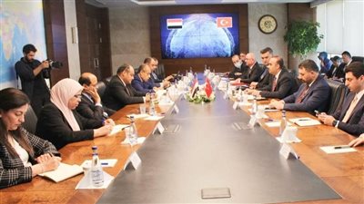 وزير الصناعة يبحث إمكانية إنشاء منطقة صناعية تركية في مصر وتوطين صناعة السيارات