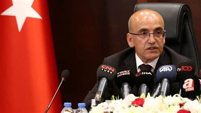 الفريق الاقتصادي التركي يعقد أول اجتماع مع المستثمرين منذ تحول السياسات