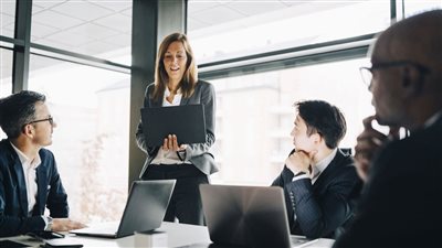 توقعات بتراجع مكافآت المصرفيين الأمريكيين بنسبة 25% على الصفقات الراكدة