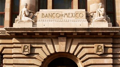 بنك المكسيك يقترب من خفض الفائدة إلى 9% باجتماع 27 مارس