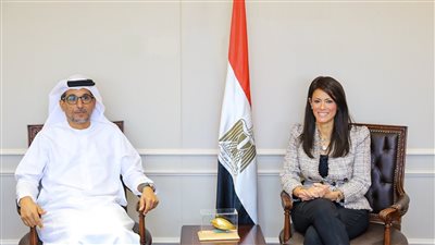 مصر تحصل على قرض كبير من الإمارات وتعلن عن أول تعاون من نوعه