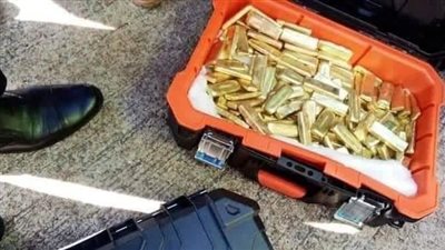 طيارة الوزير هربت الدهب والدولارات.. فضيحة إعلام الفتنة