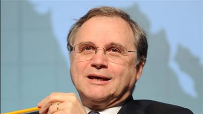 محافظ البنك المركزي الإيطالي يحث رئيسة الوزراء على تهدئة مخاوف المستثمرين بشأن الديون