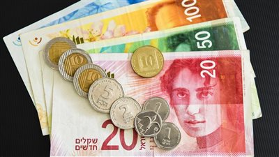 الشيكل الإسرائيلي يواصل انهياره.. ويتراجع إلى أقل من أدنى مستوى منذ 8 سنوات