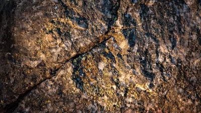 انخفاض الذهب عالميًا في ختام تعاملات الخميس