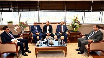 وزير التجارة والصناعة يبحث مع شركة سعودية خطتها لإقامة استثمارات بمليار جنيه