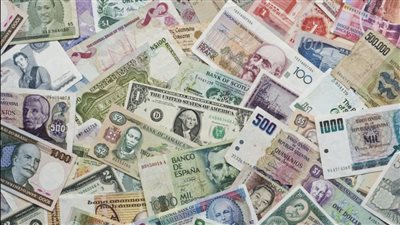 أقوى 15 عملة في العالم خلال عام 2023