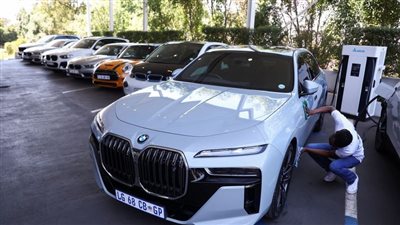 BMW: لا حاجة لخفض الأسعار بالتزامن مع اكتمال الطلبيات