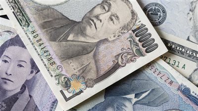 الين الياباني يسجل أدنى مستوياته في 5 أشهر