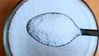 التموين: التعاقد على 50 ألف طن سكر خام مستورد لتعزيز الأرصدة الاستراتيجية