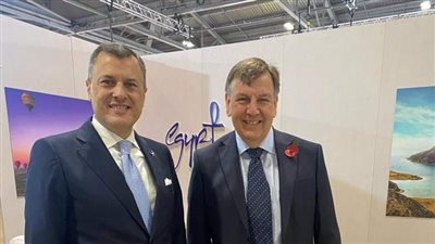 وزير السياحة والآثار يستهل لقاءاته الرسمية بلندن بلقاء وزير الإعلام والسياحة والصناعات الإبداعية البريطاني