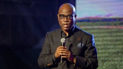 مؤسس أكبر بنك في نيجيريا يستثمر 500 مليون دولار في صناعة التمويل والتكنولوجيا