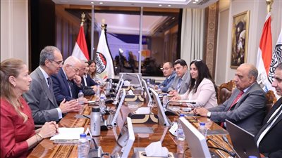 وزيرا الاتصالات وقطاع الأعمال يتابعان مشروع تخطيط الموارد والتحول الرقمي بالشركات القابضة