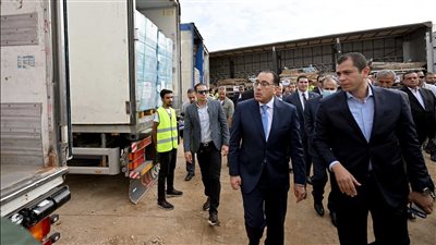 رئيس الوزراء يطلق أكبر قافلة مساعدات إنسانية شاملة للأشقاء الفلسطينيين