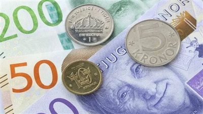 الكرونة السويدية تتراجع قبل حسم البنك المركزي لسعر الفائدة