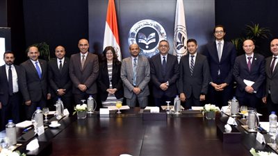 هيئة الاستثمار والبورصة تبحثان تهيئة بيئة أفضل للاستثمار ودفع عجلة التنمية الاقتصادية