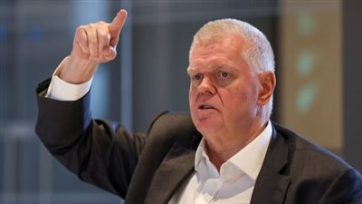 رئيس بنك HSBC: مكافآت المصرفيين يجب أن تظل 