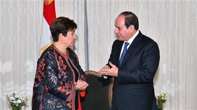 بدأ بالرفض وانتهى بالترحيب.. ايه اللي خلي صندوق النقد يغير موقفه قدام السيسي