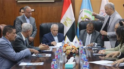 تعاون بين التجارية المصرية بأسيوط وتنمية الصعيد لإنشاء المرحلة الثالثة من مجمع الصناعات الصغيرة