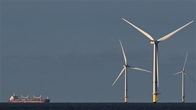 دبي تدشن مشروع طاقة الأكبر في العالم.. وإيطاليا تطعن الصين في طريق الحرير