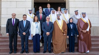 وزير المالية والاقتصاد الوطني البحريني: مشروعات البنية التحتية فتحت آفاقا واعدة للاستثمار بالمنطقة الاقتصادية لقناة السويس