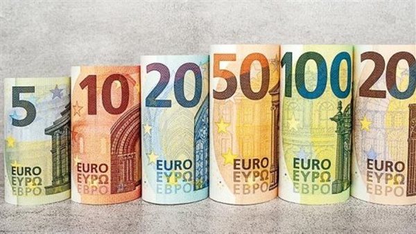 سعر اليورو أمام الجنيه المصري في تعاملات اليوم السبت 2-12-2023