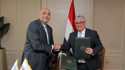 تعاون بين اقتصادية قناة السويس وجهاز تنمية المشروعات لتعزيز القطاع وتأهيل العمالة