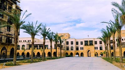 وزير الإسكان يستعرض التصميمات الداخلية للفندق بمشروع تطوير 