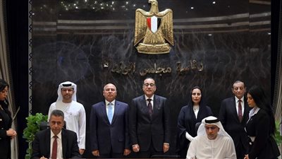 توقيع العقد النهائى بمنح التزام تطوير وإدارة وتشغيل المحطة متعددة الأغراض سفاجا 2 بميناء سفاجا البحري