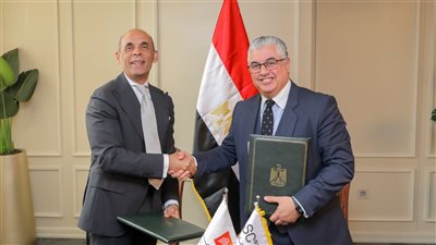 اقتصادية قناة السويس توقع بروتوكول تعاون مع بنك القاهرة لدعم الخطة الترويجية للمنطقة
