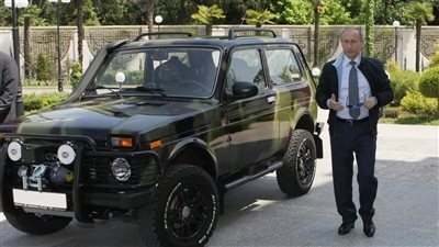 سيارة بوتين المفضلة معروضة للبيع.. وسعرها مفاجأة