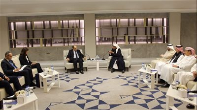 وزير الصناعة يعقد سلسلة لقاءات مع عدد من المسؤولين وممثلي مجتمع الاعمال بمملكة البحرين