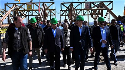 رئيس الوزراء يتفقد أعمال إنهاء مشروع محور بديل خزان أسوان