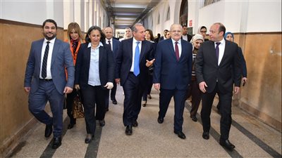 لتأكيد أهمية المسئولية المجتمعية.. قيادات مصرفية تدعم عمليات التطوير في قصر العيني