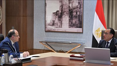 مدبولي يوجه بضرورة استمرار جهود توطين صناعة الدواء ودعم الصادرات المصرية