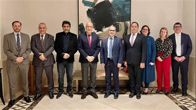 محافظ مصرف ليبيا المركزي يلتقي مسؤولين أمريكيين لبحث التعاون الاقتصادي