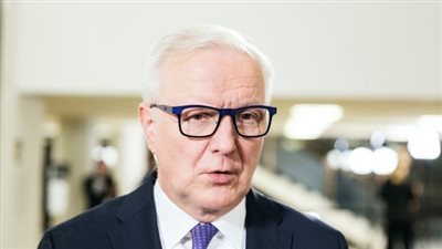 عضو بالبنك المركزي الأوروبي: اقتراب موعد تخفيف مكابح السياسة النقدية