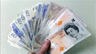 تقارير: سعر الجنيه البريطاني حاليا مبالغًا فيه مقارنة باليورو