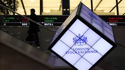 مؤشر الأسهم القيادية في بريطانيا يرتفع نحو أعلى مستوى على الإطلاق