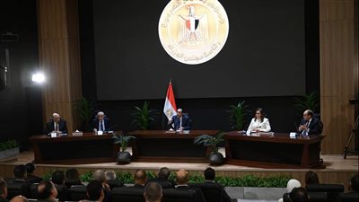 رئيس الوزراء يتفق مع المُصنعين والتجار على بدء خفض أسعار السلع بنسبة 30 ‎%‎ بعد عيد الفطر