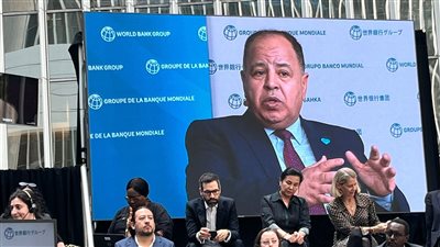 تصريحات هامة لوزير المالية.. هدوء حذر فى سوق الذهب.. وانخفاض أسعار اللحوم والفراخ