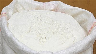 انخفاض جديد في سعر طن الدقيق